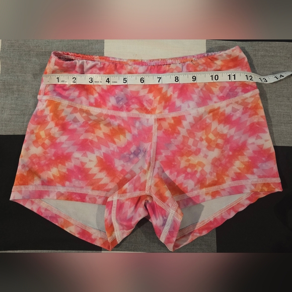 Fleo Geometric Print Athletic Shorts - Picture 2 of 5